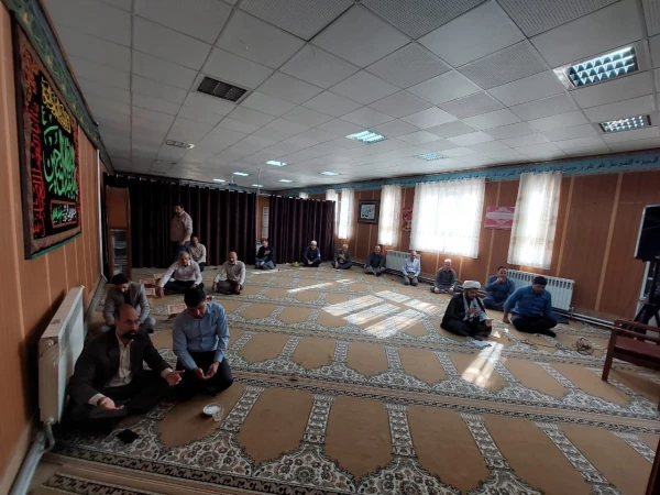 مراسم زیارت عاشورا با حضور دانشجویان خواهر و همکاران دانشگاه 3