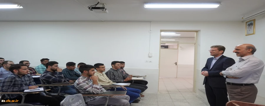 حضور سرپرست دانشگاه در کلاس های درس، همزمان با اغاز فرآیند اموزش حضوری در دانشگاه فرهنگیان سبزوار  2