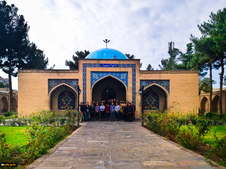 برگزاری کلاس درس فلسفه تربیتی اسلام در فضای آرامگاه حکیم حاج ملاهادی سبزواری (اسرار)  3