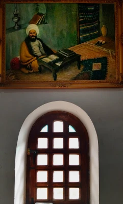 برگزاری کلاس درس فلسفه تربیتی اسلام در فضای آرامگاه حکیم حاج ملاهادی سبزواری (اسرار)  4