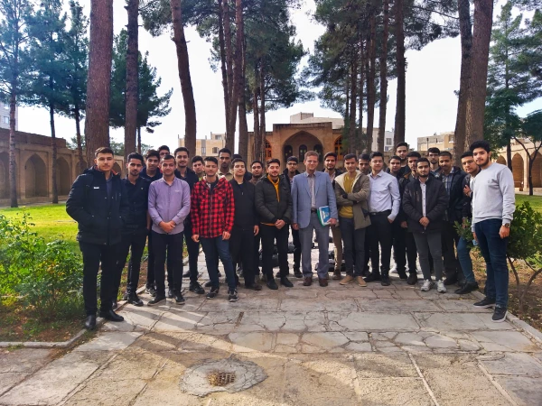 برگزاری کلاس درس فلسفه تربیتی اسلام در فضای آرامگاه حکیم حاج ملاهادی سبزواری (اسرار)  7