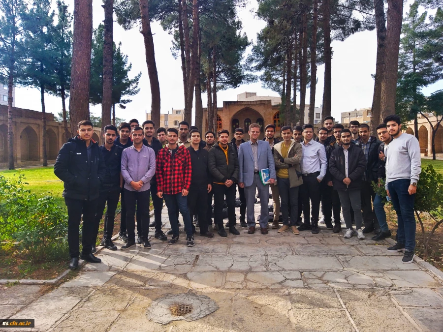 برگزاری کلاس درس فلسفه تربیتی اسلام در فضای آرامگاه حکیم حاج ملاهادی سبزواری (اسرار)  7