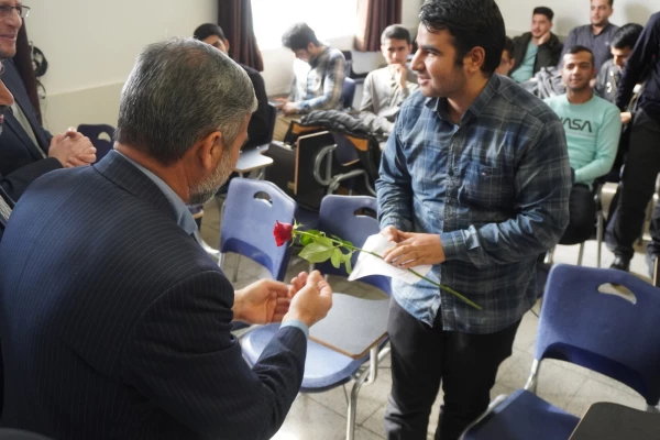 صدور و اهدای احکام دانشجو معلمان ورودی 1401 با حضور آقای حسینی معاون محترم مدیر کل و مدیریت اموزش و پرورش سبزوار  3