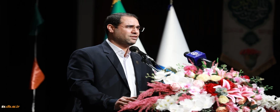 معلمی که کار تربیتی و پرورشی می کند جایگزین ناپذیر است
 2