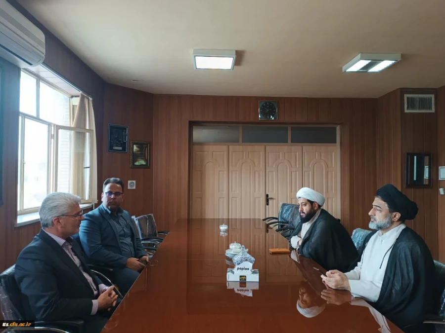 حضور حجة الاسلام و المسلمین اخباری، مدیریت حوزه علمیه شهرستان سبزوار در دانشگاه فرهنگیان این شهرستان و عرض تبریک به مناسبت گرامیداشت مقام معلم 2