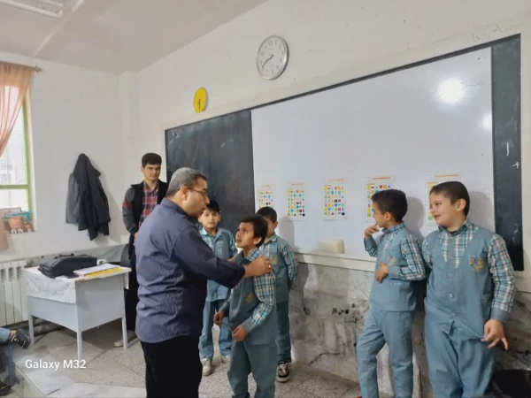 حضور استاد کارورزی در کلاس درس مدارس مجری طرح کارورزی و بازدید از فرآیند اجرایی این واحد درسی  3