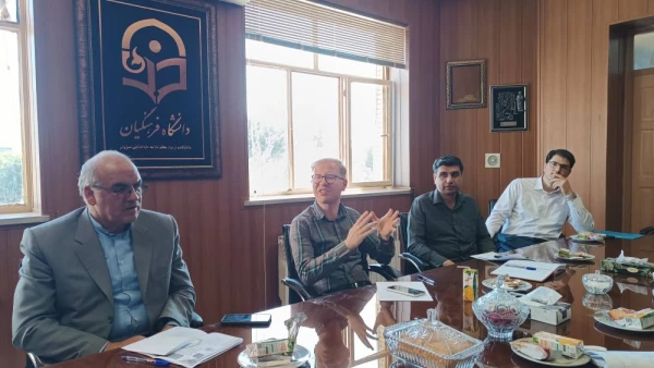 توسط امور آموزش دانشگاه فرهنگیان سبزوار انجام شد:
جلسه شورای آموزش با محوریت گرامیداشت مقام معلم و دهه سرآمدی آموزش
 3