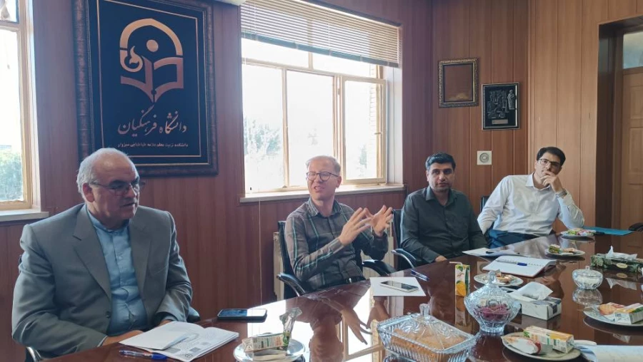 توسط امور آموزش دانشگاه فرهنگیان سبزوار انجام شد:
جلسه شورای آموزش با محوریت گرامیداشت مقام معلم و دهه سرآمدی آموزش
 3