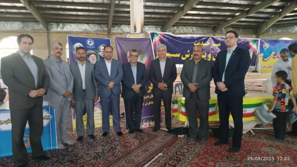 حضور دکتر نصرآبادی، ریاست محترم دانشگاه فرهنگیان سبزوار در جایگاه میز خدمت ادارات و نهادهای خدمت رسان شهرستان سبزوار و عرض خداقوت به این عزیزان  2