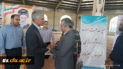 حضور دکتر نصرآبادی، ریاست محترم دانشگاه فرهنگیان سبزوار در جایگاه میز خدمت ادارات و نهادهای خدمت رسان شهرستان سبزوار و عرض خداقوت به این عزیزان  6