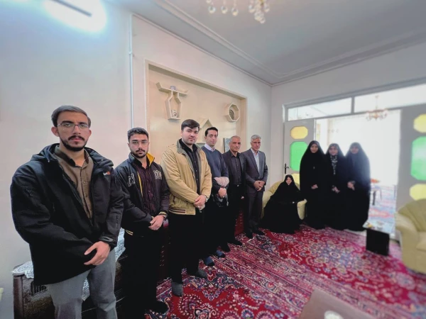 دیدار با خانواده شهید آزمون  3