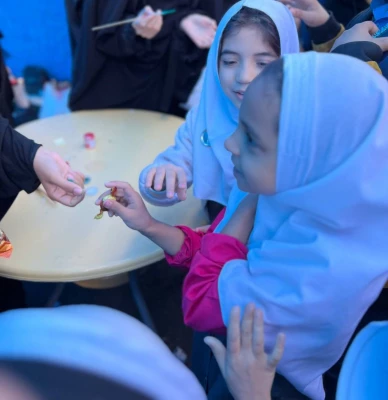  متحد و استوار، مقابل استکبار  11