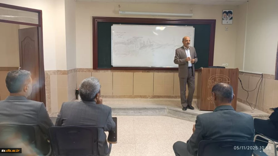 دکتر زارع، مدیرکل منابع انسانی دانشگاه فرهنگیان در کلاس درس دانشجومعلمان مراکز خواهران و برادران سبزوار
 2