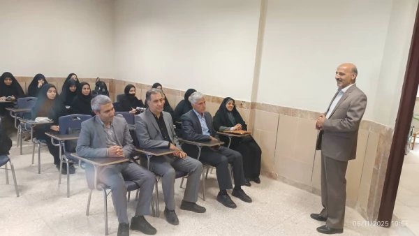 دکتر زارع، مدیرکل منابع انسانی دانشگاه فرهنگیان در کلاس درس دانشجومعلمان مراکز خواهران و برادران سبزوار
 5