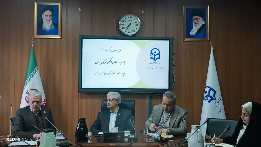 حضور دکتر باقری یزدی، سرپرست دانشگاه فرهنگیان استان خراسان رضوی در مرکز علامه طباطبائی سبزوار 
 5