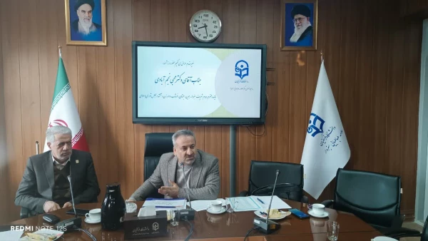 حضور دکتر باقری یزدی، سرپرست دانشگاه فرهنگیان استان خراسان رضوی در مرکز علامه طباطبائی سبزوار 
 7