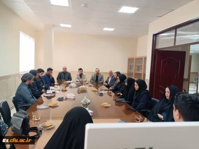 حضور ابراهیمی، معاون فرهنگی-تربیتی دانشگاه فرهنگیان، جلال دلقندی، مشاور وزیر در امور دانشگاه فرهنگیان و کاظم دلقندی، مشاور رئیس دانشگاه فرهنگیان در امور توسعه مدیریت و پشتیبانی و رئیس هیات تخلفات دانشگاه فرهنگیان در جمع دانشجومعلمان و کارکنان دانشگاه فرهنگیان سبزوار و بازدید از دو مرکز برادران و خواهران این دانشگاه
