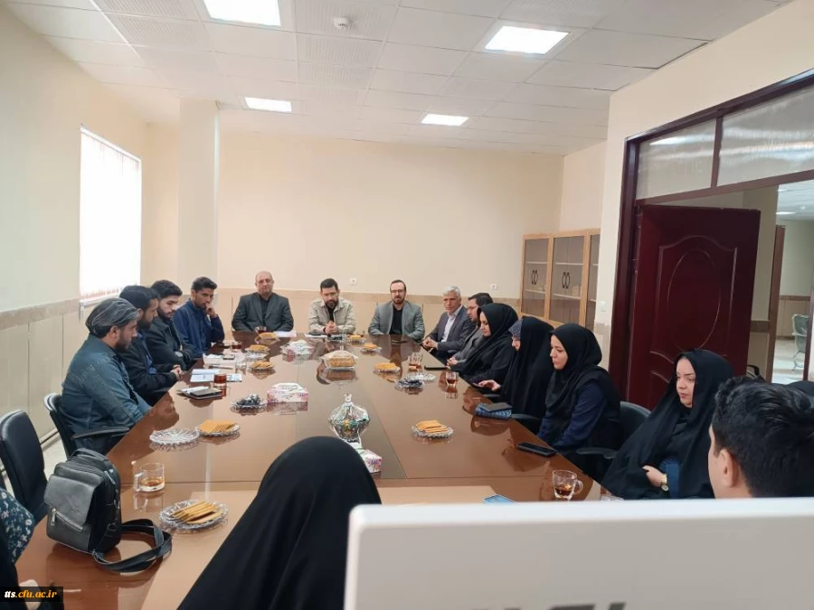 حضور ابراهیمی، معاون فرهنگی-تربیتی دانشگاه فرهنگیان، جلال دلقندی، مشاور وزیر در امور دانشگاه فرهنگیان و کاظم دلقندی، مشاور رئیس دانشگاه فرهنگیان در امور توسعه مدیریت و پشتیبانی و رئیس هیات تخلفات دانشگاه فرهنگیان در جمع دانشجومعلمان و کارکنان دانشگاه فرهن