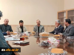 حضور ابراهیمی، معاون فرهنگی-تربیتی دانشگاه فرهنگیان، جلال دلقندی، مشاور وزیر در امور دانشگاه فرهنگیان و کاظم دلقندی، مشاور رئیس دانشگاه فرهنگیان در امور توسعه مدیریت و پشتیبانی و رئیس هیات تخلفات دانشگاه فرهنگیان در جمع دانشجومعلمان و کارکنان دانشگاه فرهن
