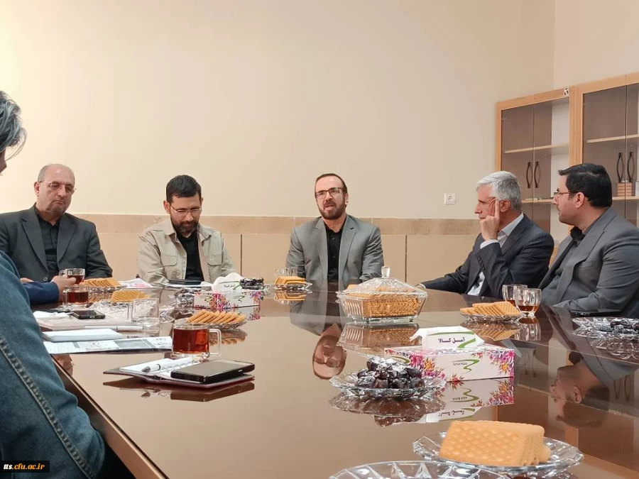 حضور ابراهیمی، معاون فرهنگی-تربیتی دانشگاه فرهنگیان، جلال دلقندی، مشاور وزیر در امور دانشگاه فرهنگیان و کاظم دلقندی، مشاور رئیس دانشگاه فرهنگیان در امور توسعه مدیریت و پشتیبانی و رئیس هیات تخلفات دانشگاه فرهنگیان در جمع دانشجومعلمان و کارکنان دانشگاه فرهن