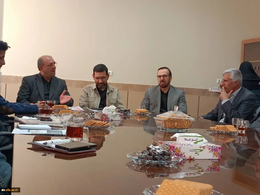 حضور ابراهیمی، معاون فرهنگی-تربیتی دانشگاه فرهنگیان، جلال دلقندی، مشاور وزیر در امور دانشگاه فرهنگیان و کاظم دلقندی، مشاور رئیس دانشگاه فرهنگیان در امور توسعه مدیریت و پشتیبانی و رئیس هیات تخلفات دانشگاه فرهنگیان در جمع دانشجومعلمان و کارکنان دانشگاه فرهن